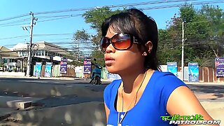 Tuktukpatrol gretig grote tiet aziatische geramd met pikante creampie